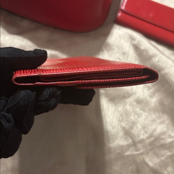 LOUIS VUITTON Red Epi His & Her Master Bundle Saint Cloud - Picture 9 of 16